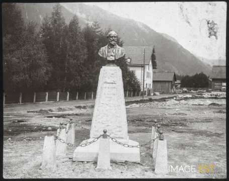 Monument à Charles Durier (Chamonix)